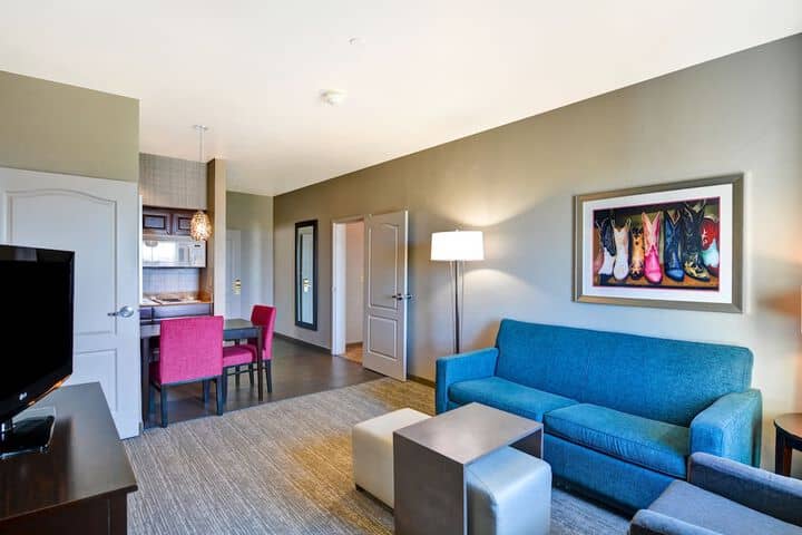Room 6 of 49